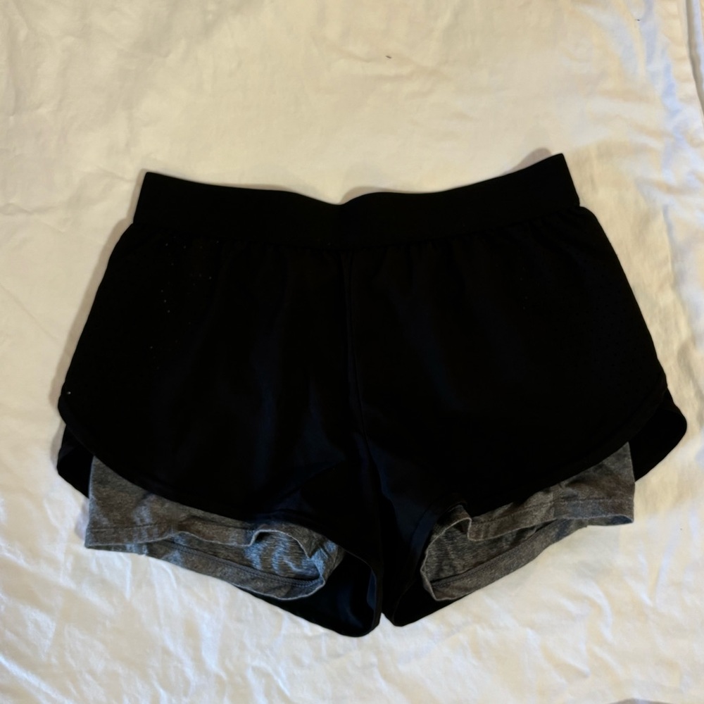 Kyodan black and grey workout shorts. Size small.